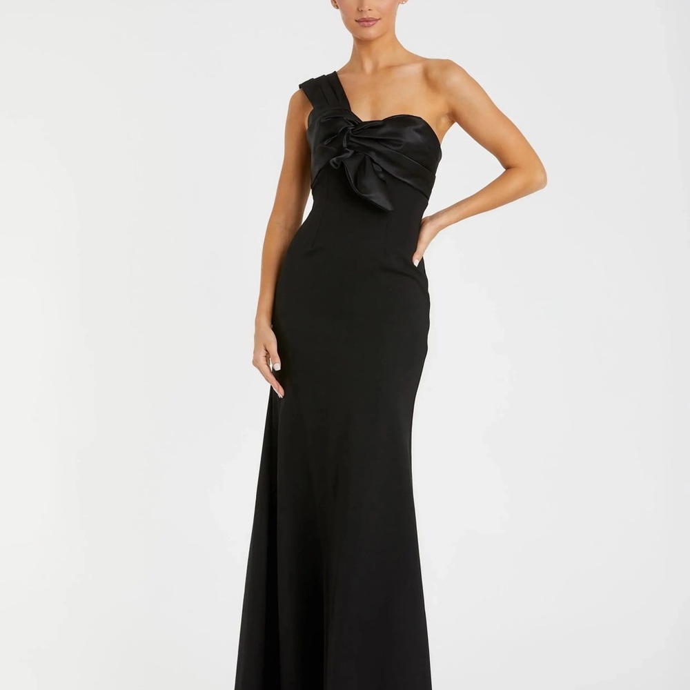 Mac Duggal Black One Shoulder Draped Trumpet Gown